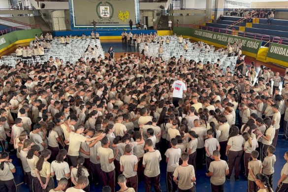 intervalo-biblico:-pratica-de-oracao-se-dissemina-pelas-escolas-e-gera-debate-sobre-liberdade-de-alunos-e-acao-de-pregadores